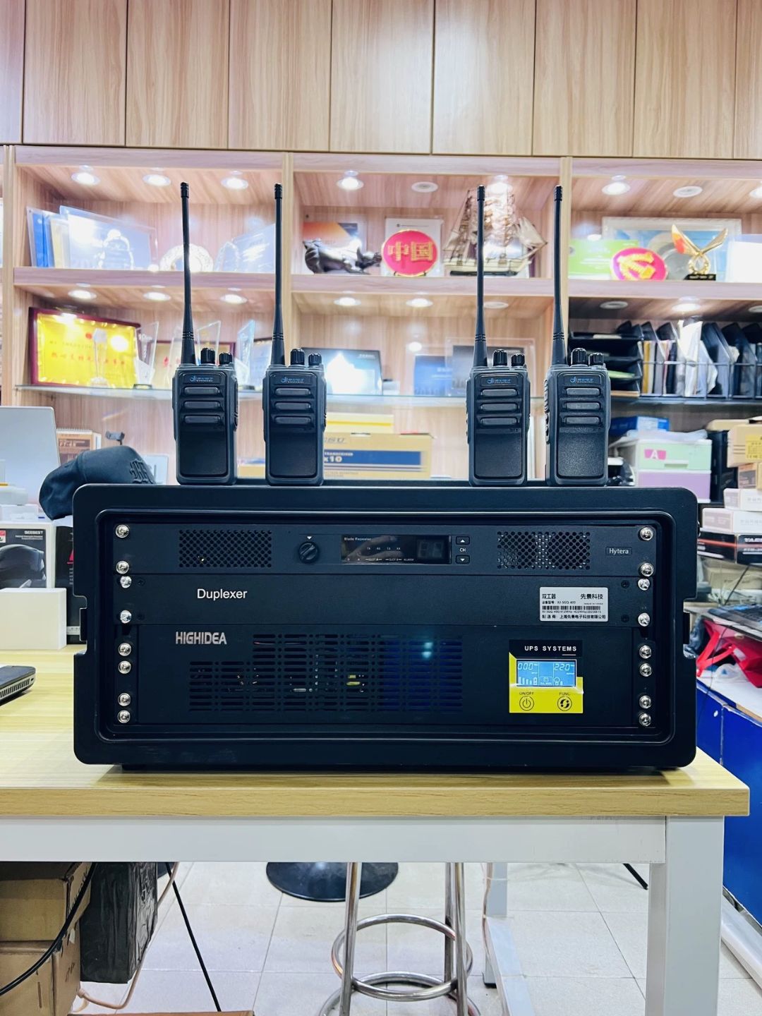 ET1KR 机架式 1KVA 锂电池 UPS 在黄河水域无人机监控平台现场使用